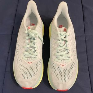 Hoka Clifton 7 morning mist/hot coral size W8